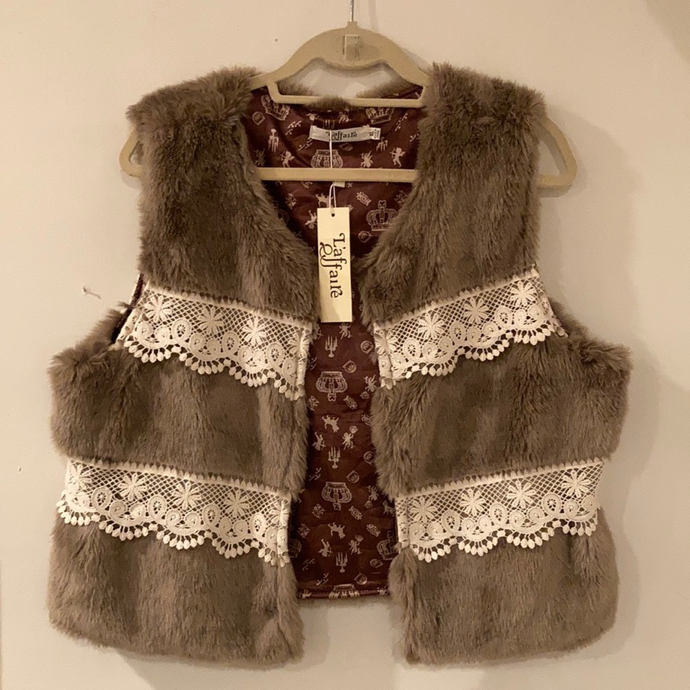 L’affaire faux fur vest size XL NWT